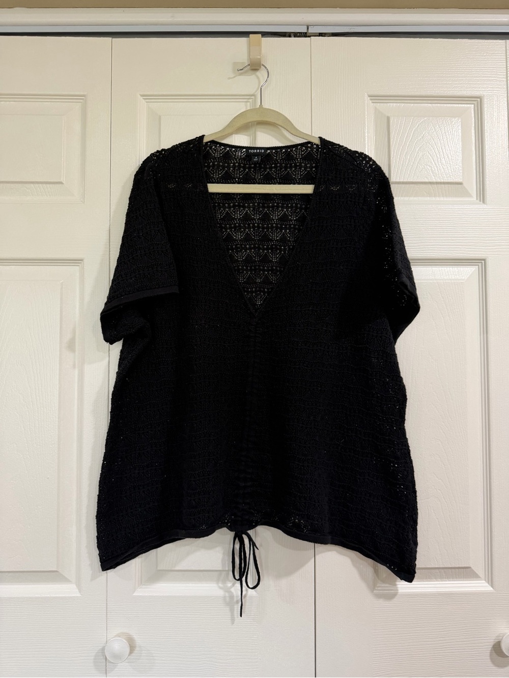 Torrid Black Crochet V-Neck Front-Tie Poncho Sweater Size 4